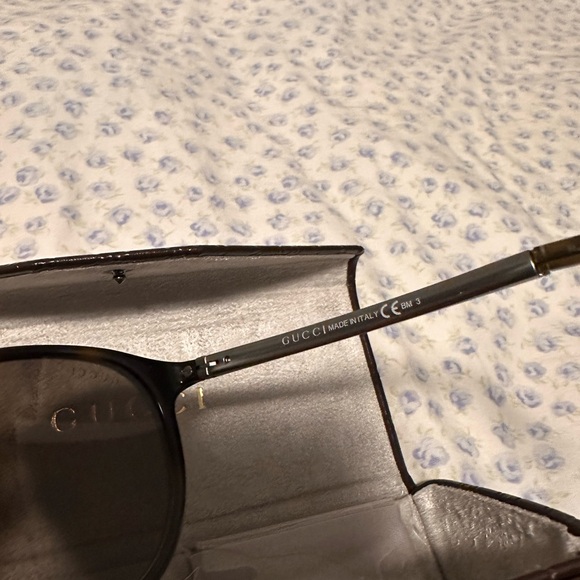 Gucci Sunglasses in very good condition - Picture 1 of 5